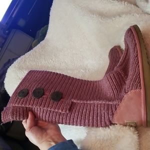 UGGS PINK CLASSIC CARDY KNIT BOOTS SIZE 5 EXCELLENT CONDITION.